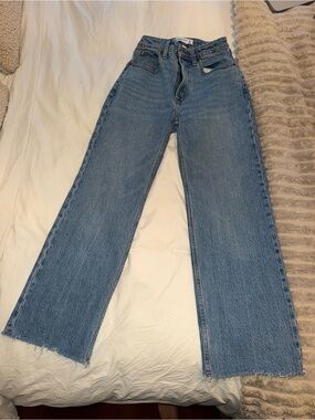 Abercrombie & Fitch 90's High Rise Relaxed Jeans